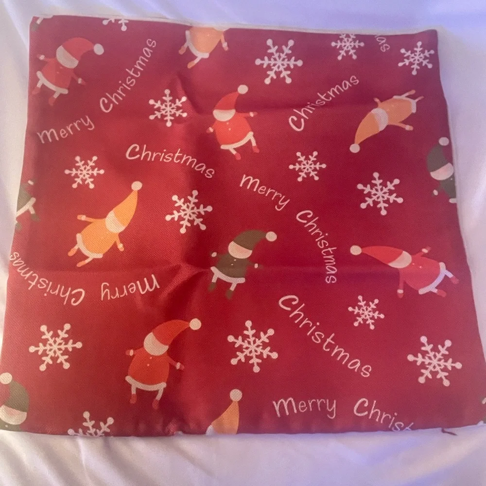 New Christmas Holiday Pillow Cover Set of 4 Different Christmas Patterns 18x18